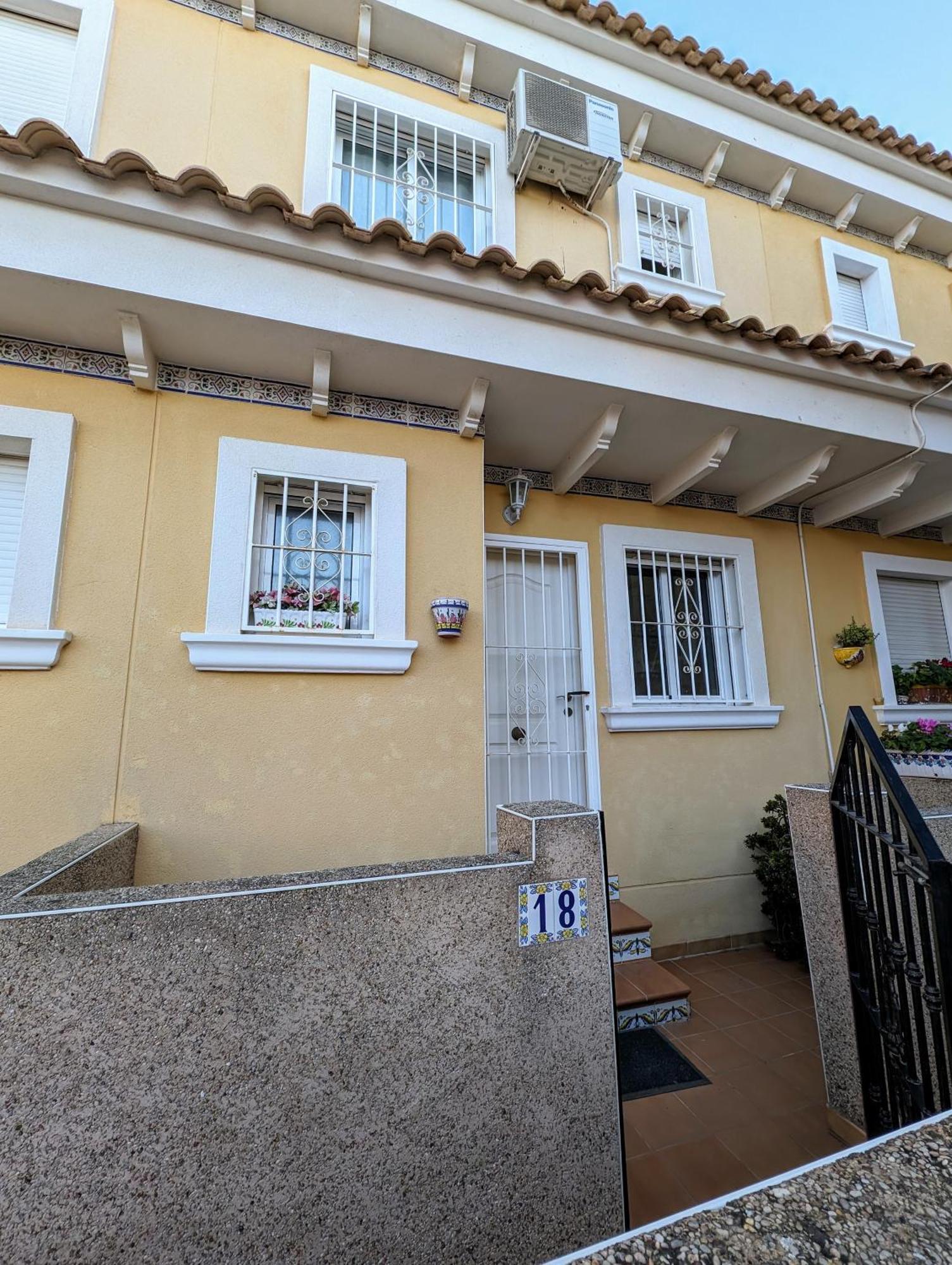 2 Bedroom Algorfa Townhouse With Pool Castillo de Montemar Exterior photo