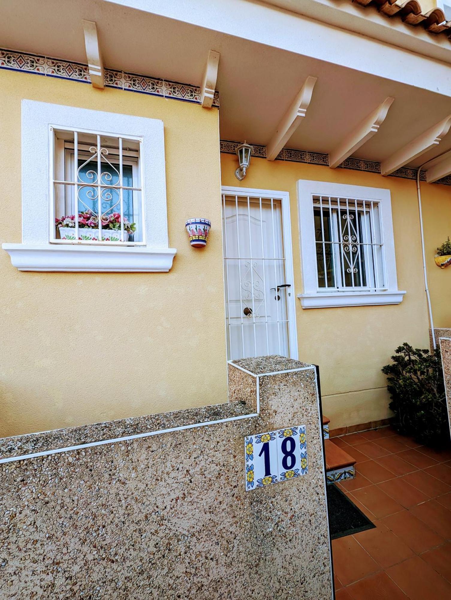 2 Bedroom Algorfa Townhouse With Pool Castillo de Montemar Exterior photo