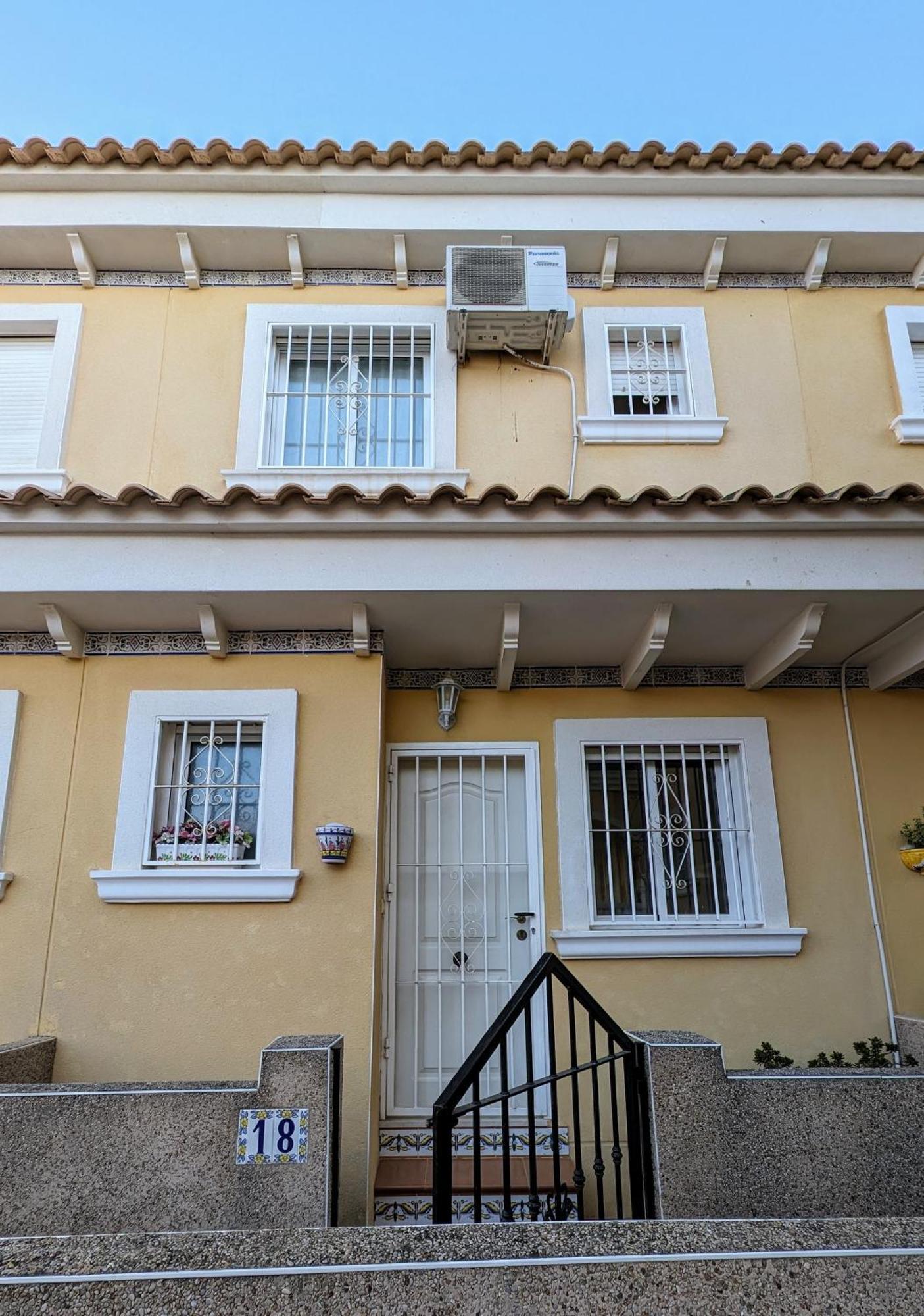 2 Bedroom Algorfa Townhouse With Pool Castillo de Montemar Exterior photo