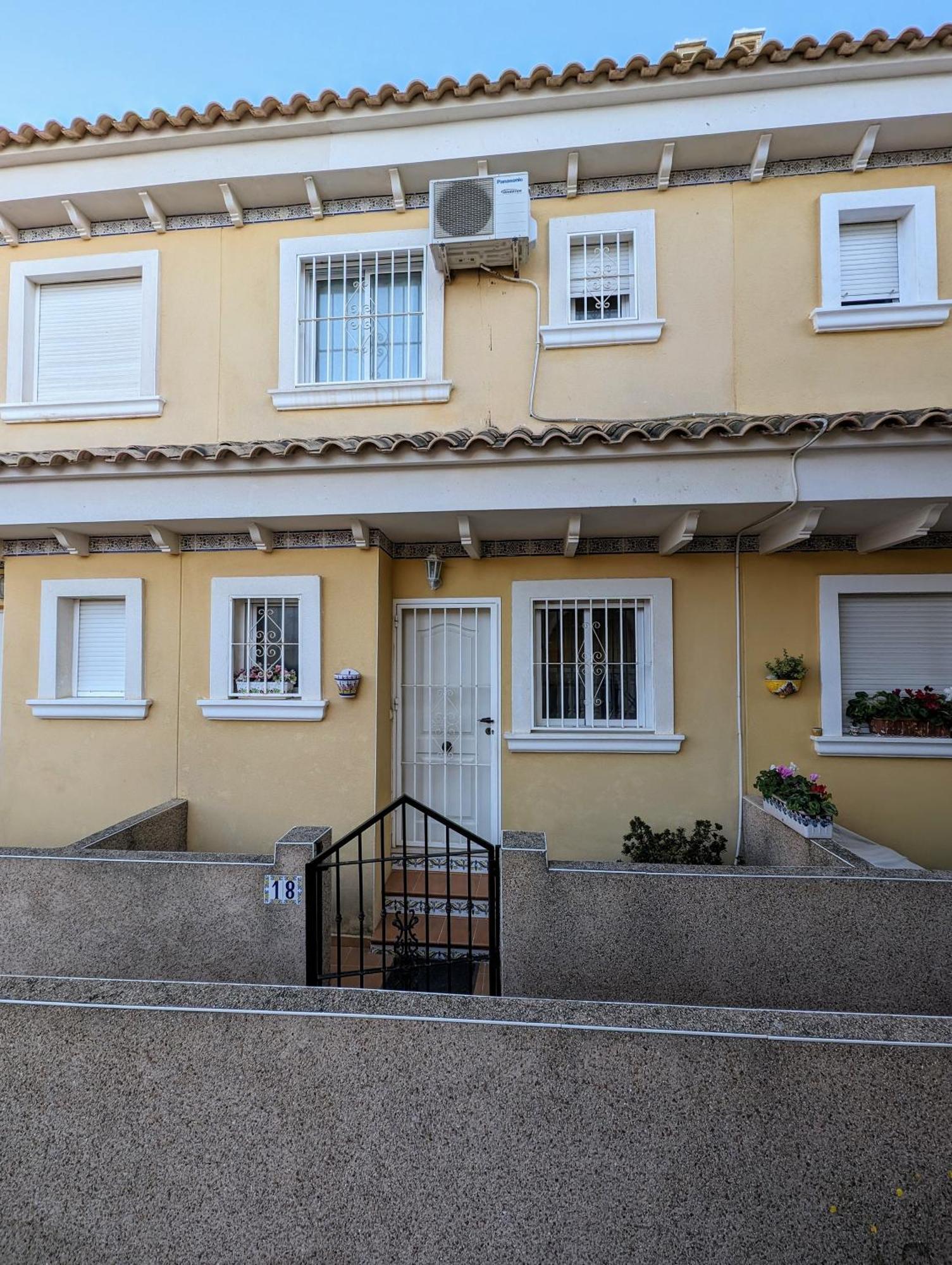 2 Bedroom Algorfa Townhouse With Pool Castillo de Montemar Exterior photo